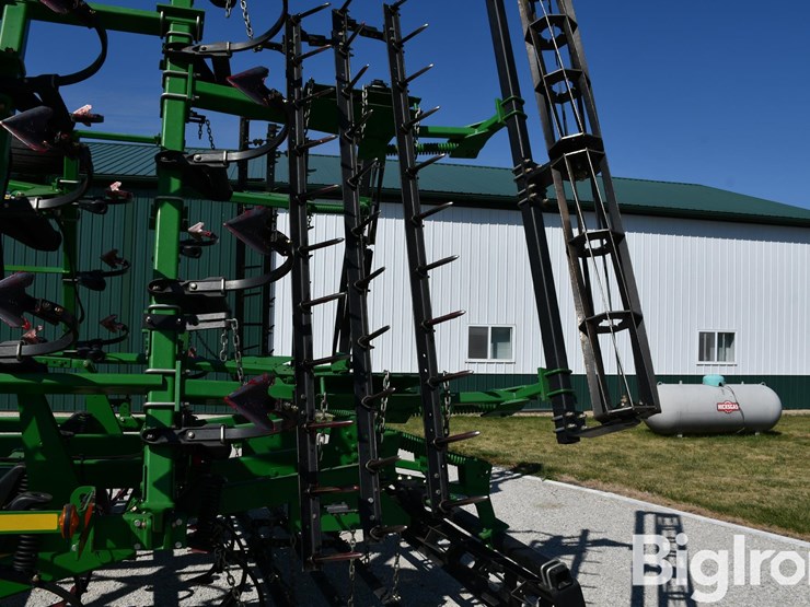 2013-john-deere-2210l-image-20