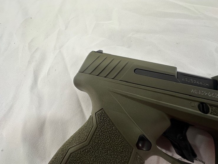 #2025-00062-•-taurus-gx4-pistol-image-56