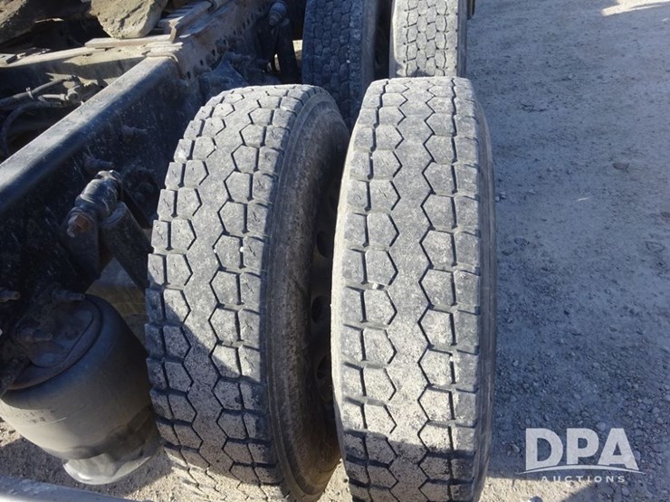 2016-freightliner-coronado-day-cab-glider-truck-(pz13983,-unit-716)-image-48