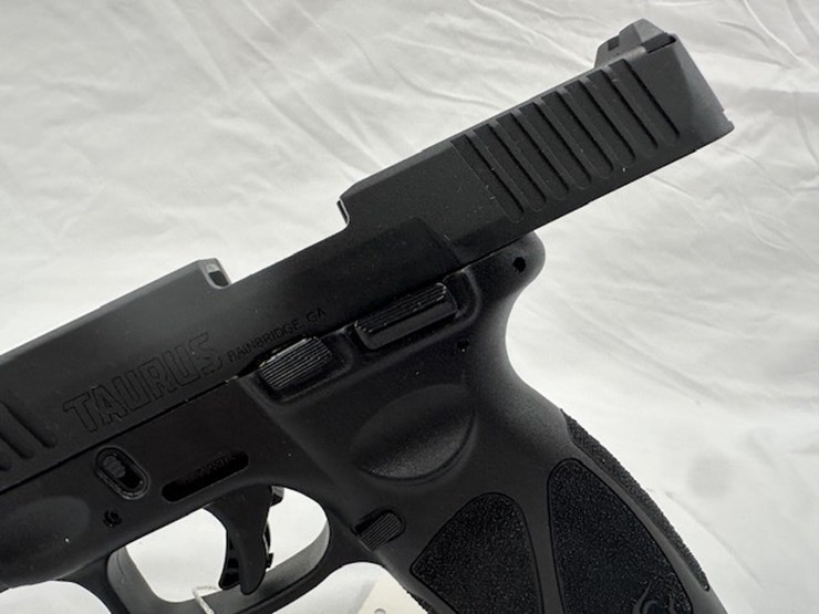 #2025-00061-•-taurus-g3-pistol-image-39