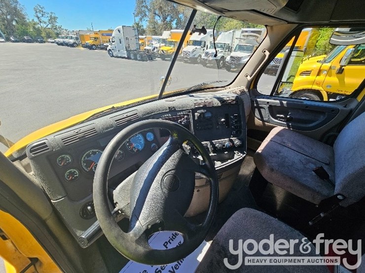 2019-freightliner-cascadia-image-7