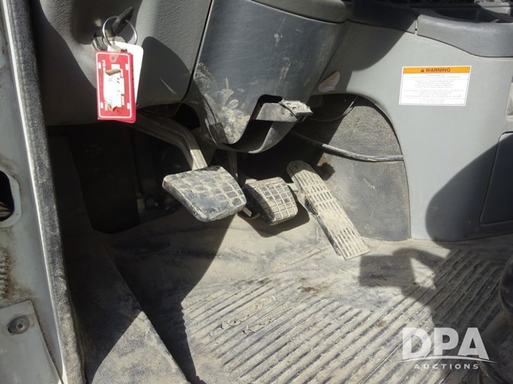 2016-freightliner-coronado-day-cab-glider-truck-(pz13983,-unit-716)-image-94