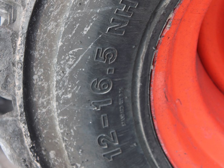 2023-kubota-ssv75-image-29