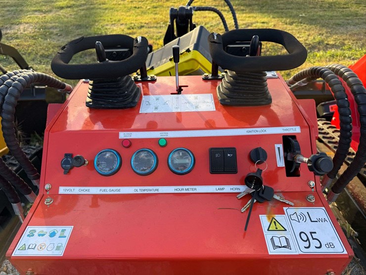 agt-industrial-lrt23-mini-track-loader-image-6