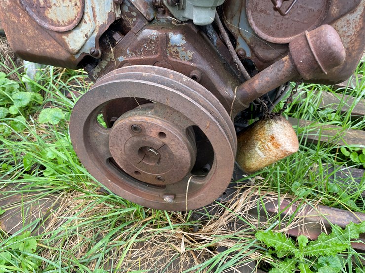 #9614-•-wisconsin-4-cylinder-engine-image-9