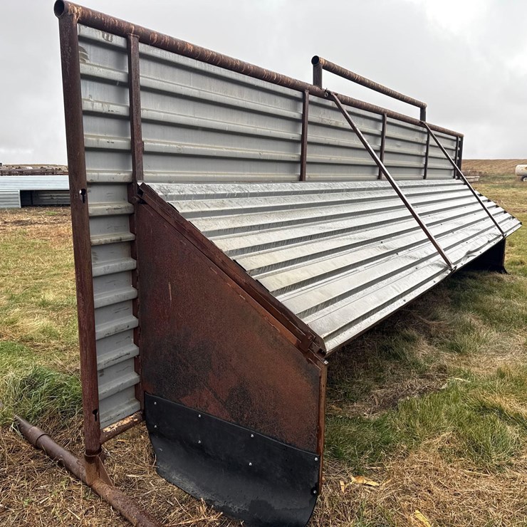 Freestanding Windbreak Panel and Calf Shelter