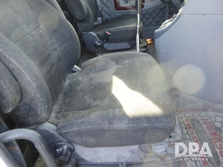 2016-freightliner-coronado-day-cab-glider-truck-(pz13983,-unit-716)-image-86