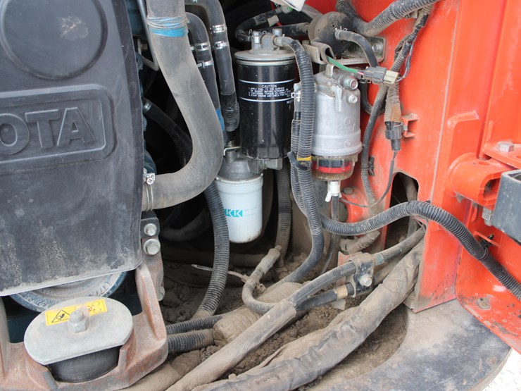 2023-kubota-ssv75-image-40