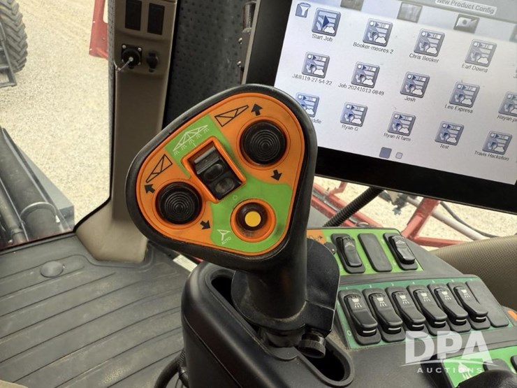 2020-case-ih-trident-5550-image-54