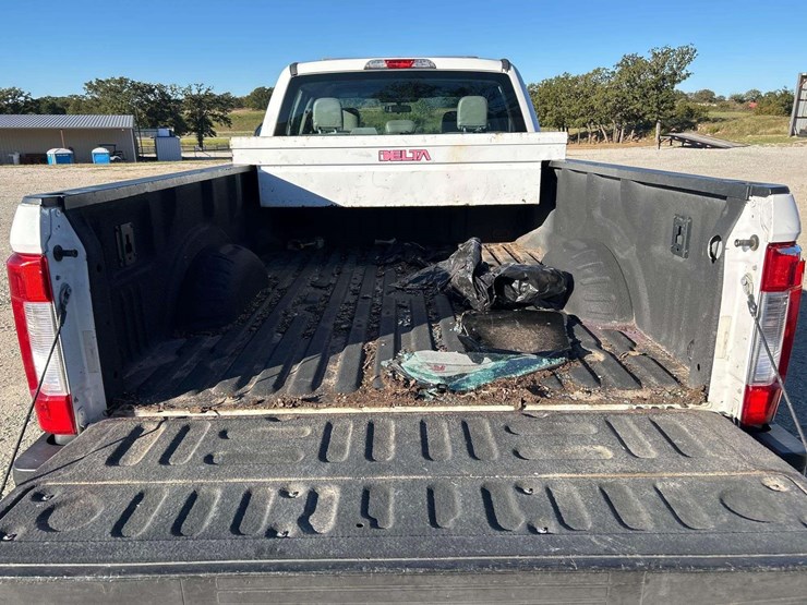 2017-ford-f350-image-18