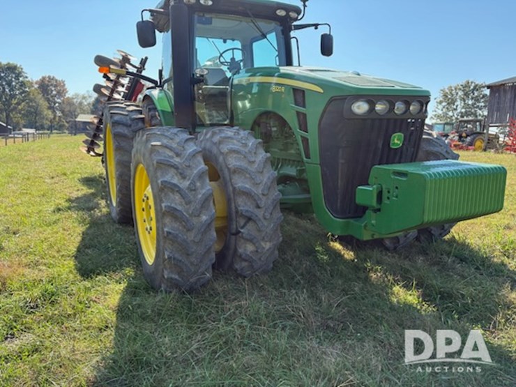 2010-john-deere-8320r-image-3