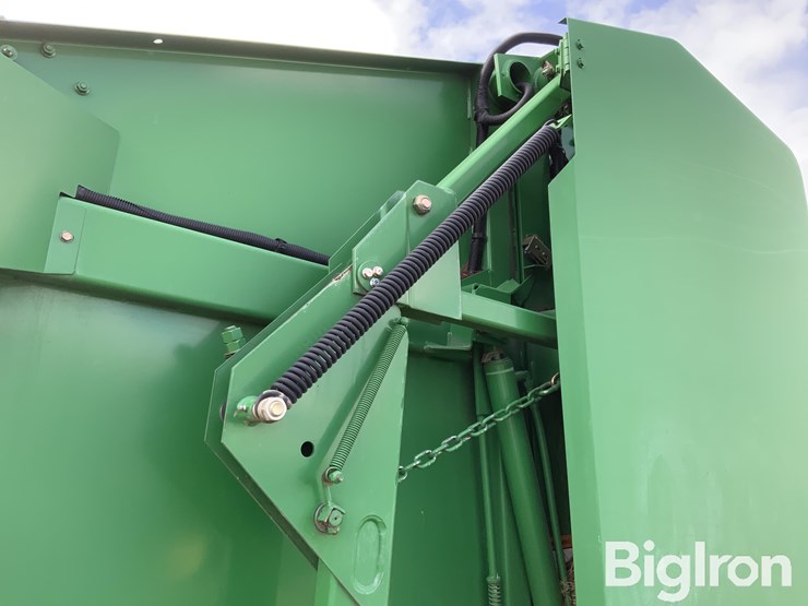 2006-john-deere-567-image-16