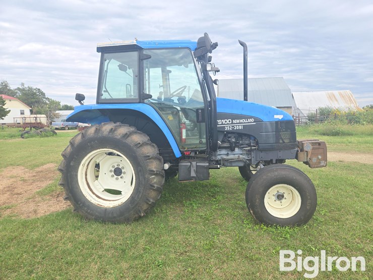 2002-new-holland-ts100-image-4