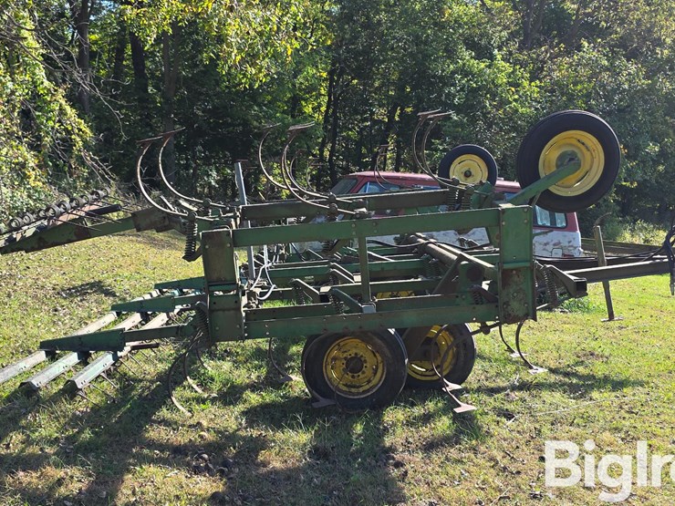 john-deere-1010-image-4