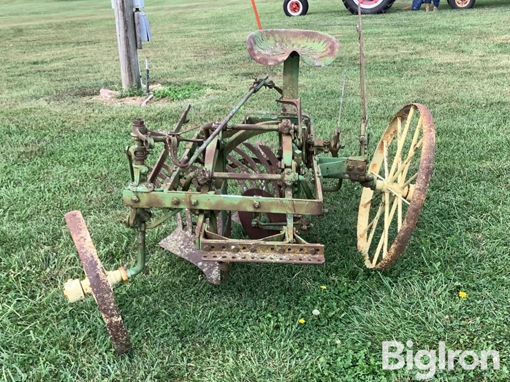 john-deere-2-image-2