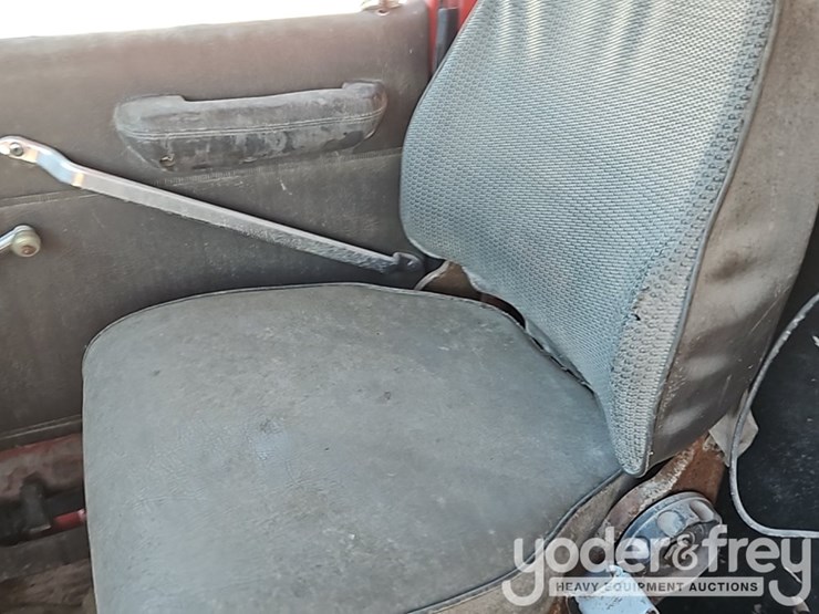 1988-ford-lt8000-image-31