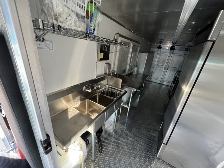 2006-freightliner-mt45-image-38