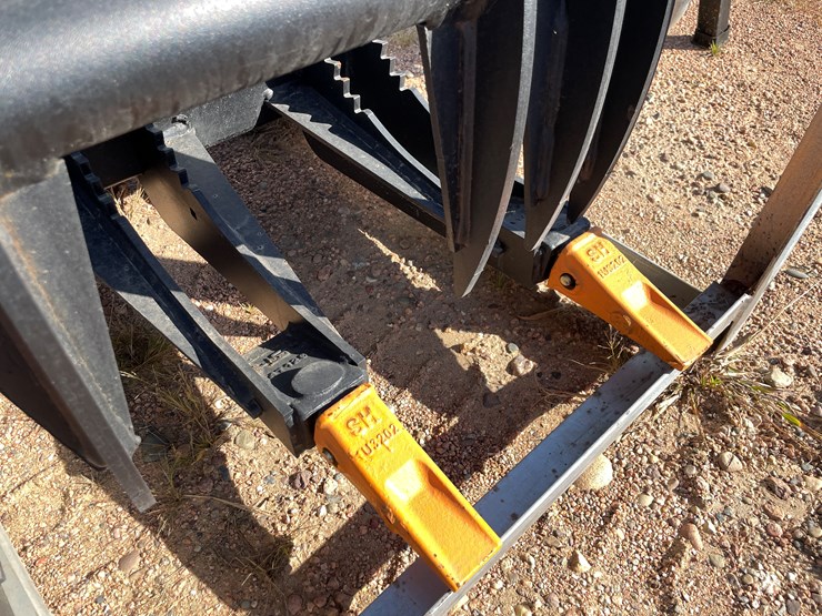 #4103-•-78"-heavy-brush-grapple-bucket-attachment-image-6