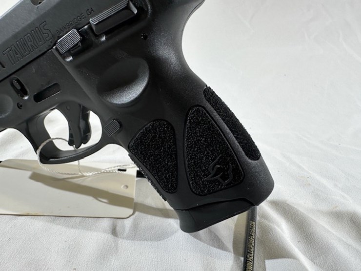 #2025-00068-•-taurus-g3c-pistol-image-40