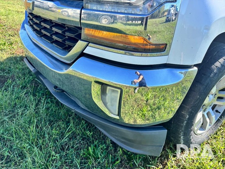 2018-chevrolet-silverado-image-19