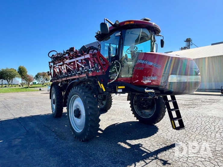 2020-case-ih-patriot-4440-image-6