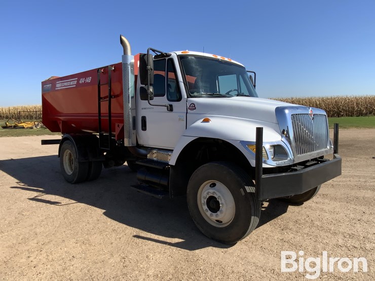 2005-international-7300-image-3