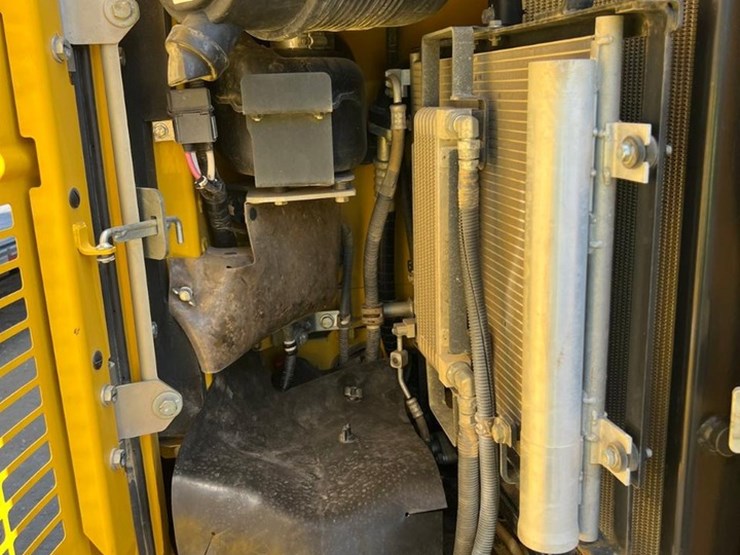 komatsu-pc88mr-11-image-21