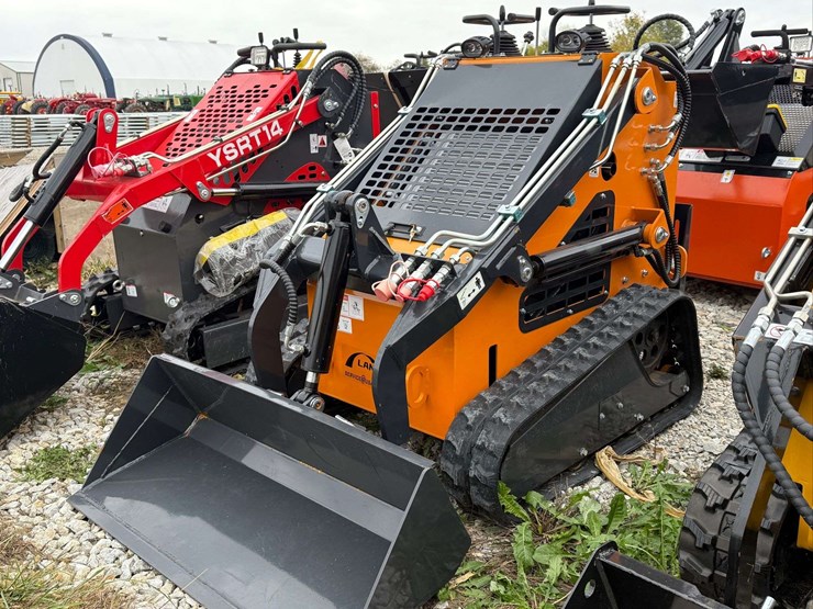landhero-ldh-ht380-mini-skid-steer-loader-image-3