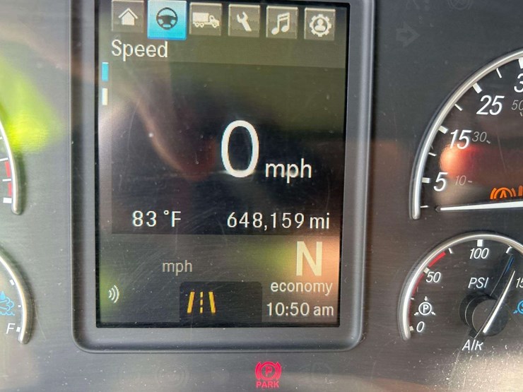 2021-freightliner-cascadia-116-image-6