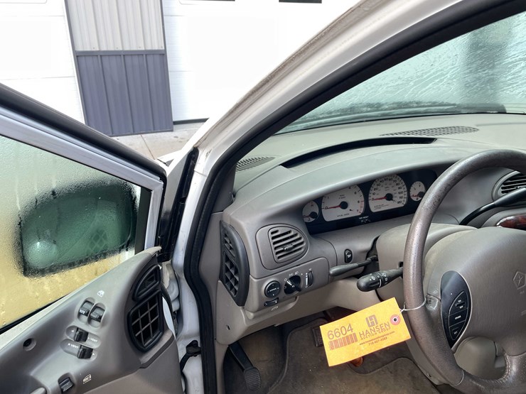 1999-chrysler-town-&-country-image-53