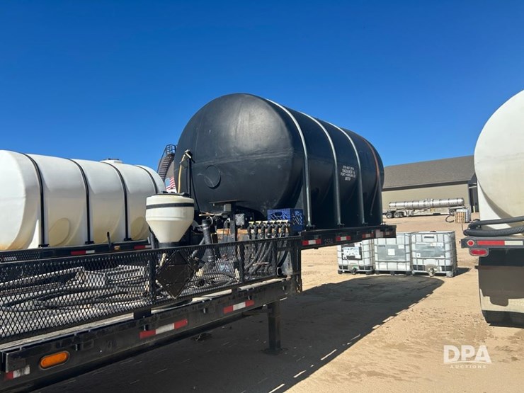 2012-neville-trailer-image-11