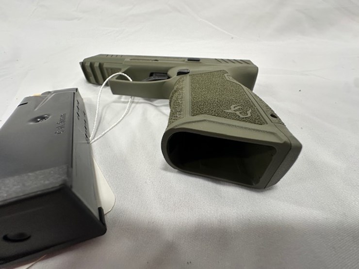 #2025-00062-•-taurus-gx4-pistol-image-52