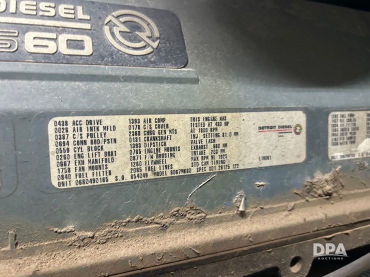 1999-freightliner-fld120-image-28