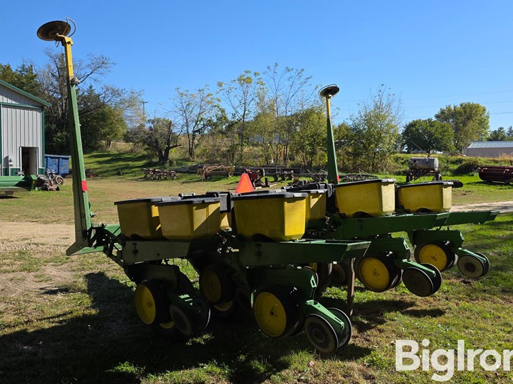 john-deere-7000-image-7