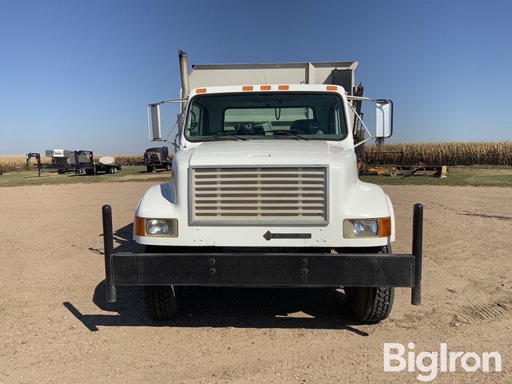 2001-international-4700-image-2