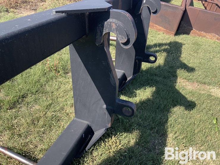 dymax-wheel-loader-spear-bale-fork-image-9