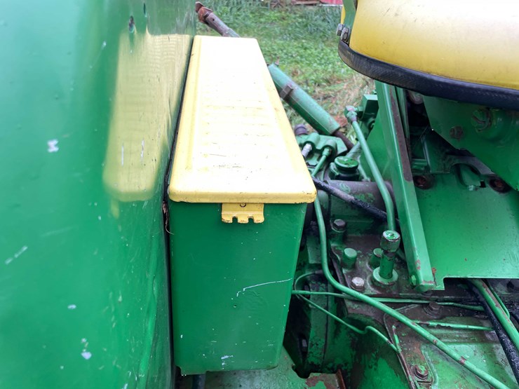 john-deere-3010-image-40