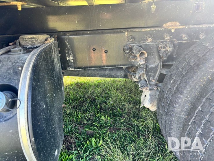 2013-kenworth-t370-image-26