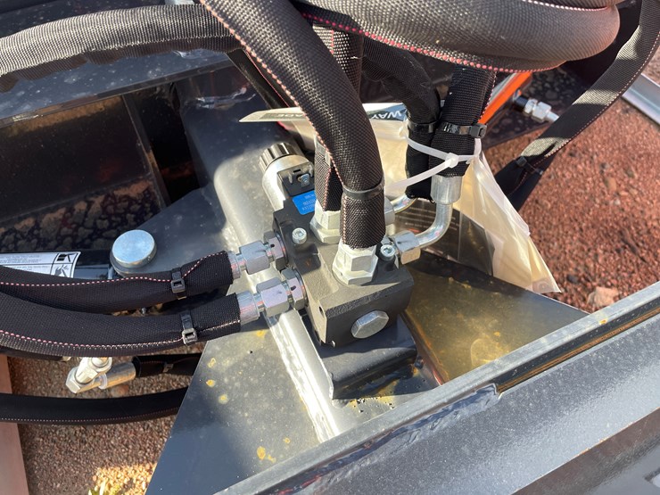 #4053-•-wolverine-84"-dozer-blade-attachment-image-12