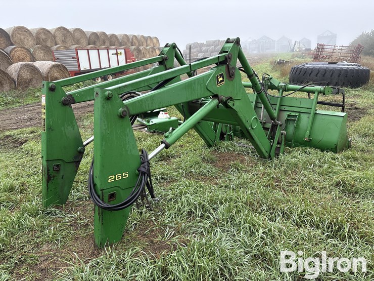 john-deere-265-image-5