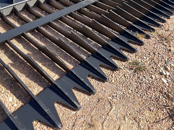 #4108-•-84"-rock-bucket-attachment-image-3