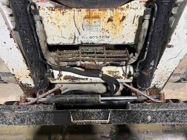 bobcat-t630-image-10