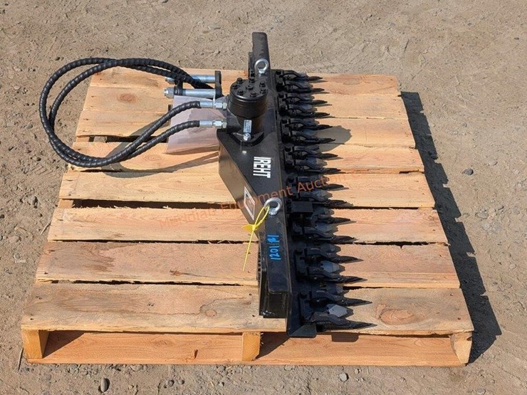 ir-mini-skid-steer-hedge-trimmer-image-2
