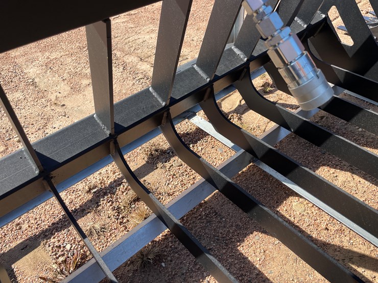 #4114-•-72"-rock-grapple-bucket-attachment-image-8