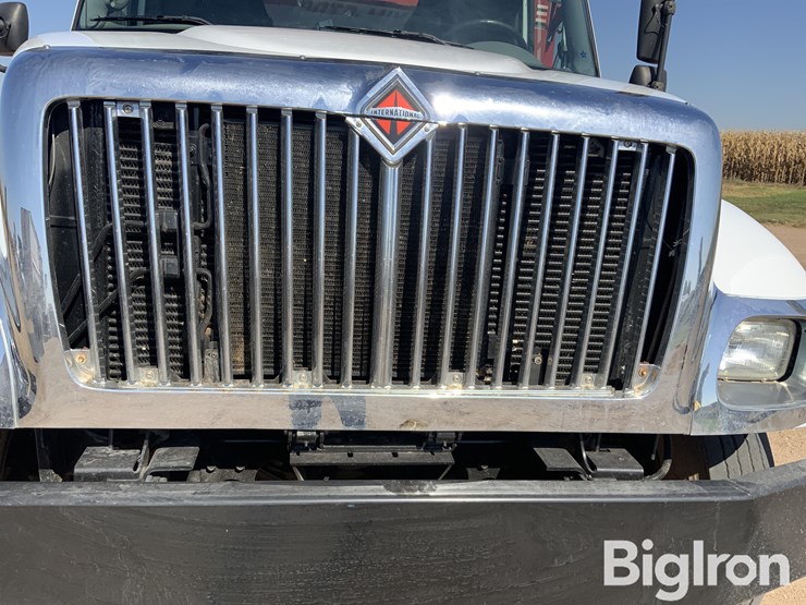 2005-international-7300-image-11