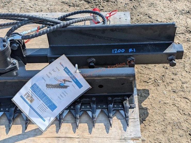 ir-mini-skid-steer-hedge-trimmer-image-7