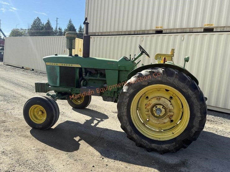 john-deere-4010-image-3