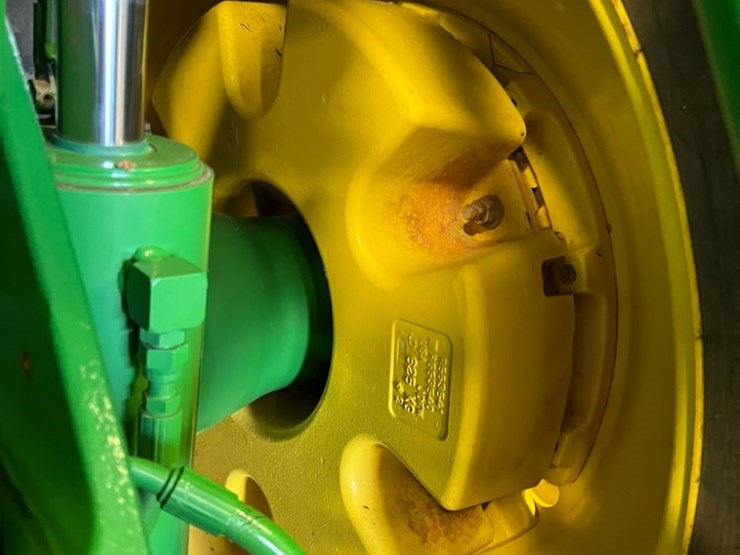 2017-john-deere-8320r-image-18