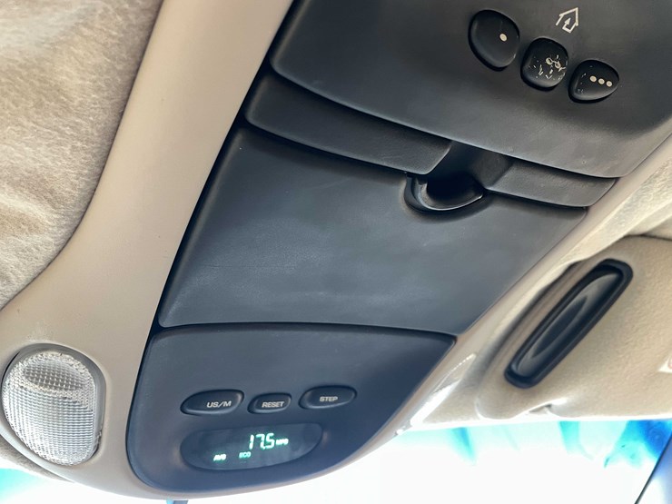 1999-chrysler-town-&-country-image-151