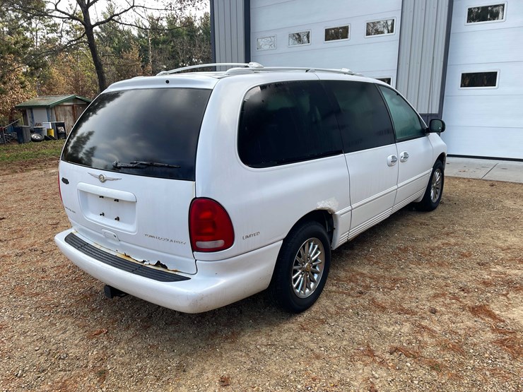 1999-chrysler-town-&-country-image-5